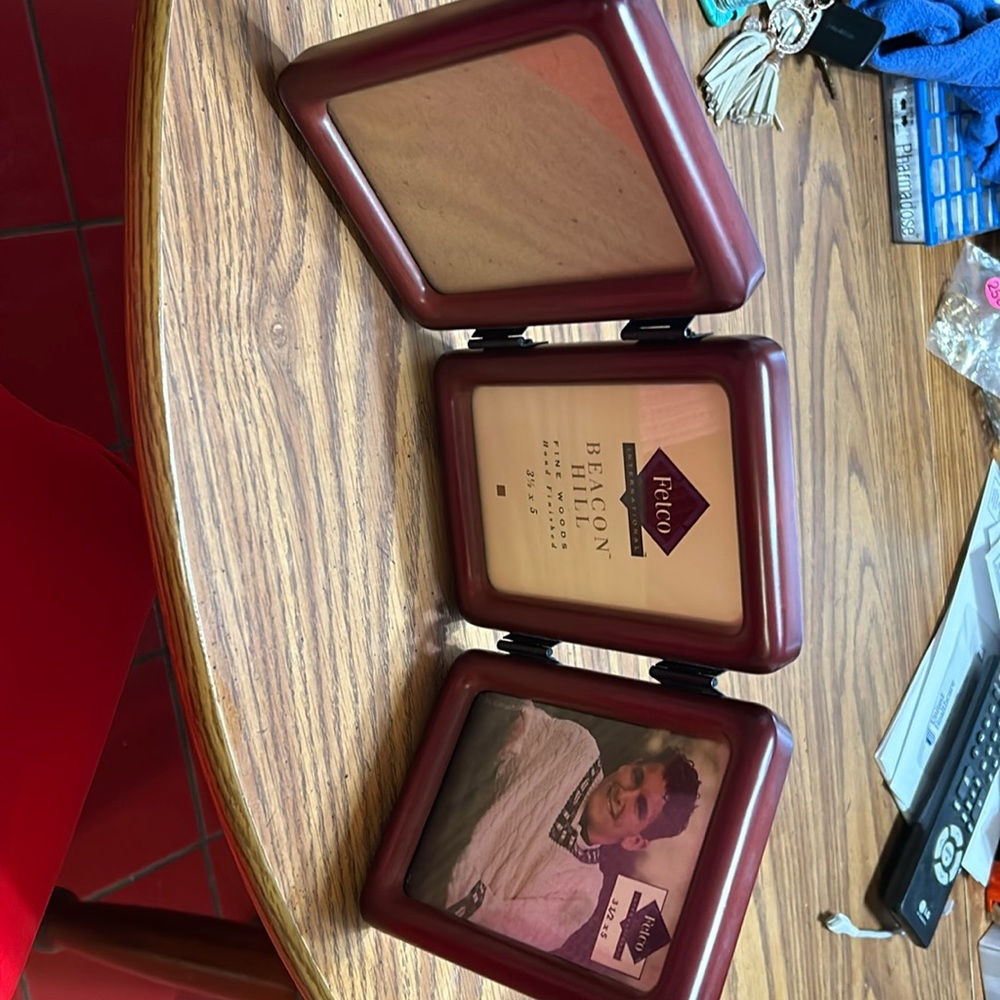Fetco International Beacon Hill fine wood, hand finished 3.5”x5 photo frames.